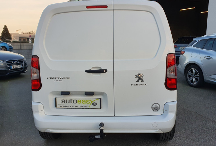 Peugeot Partner 1.6 BLUEHDI 100 S&S 1000KG STANDARD GRIP + ATTELAGE