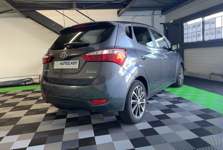 Hyundai ix20 1.6 125 ch Executive (caméra de recul + toit ouvrant)