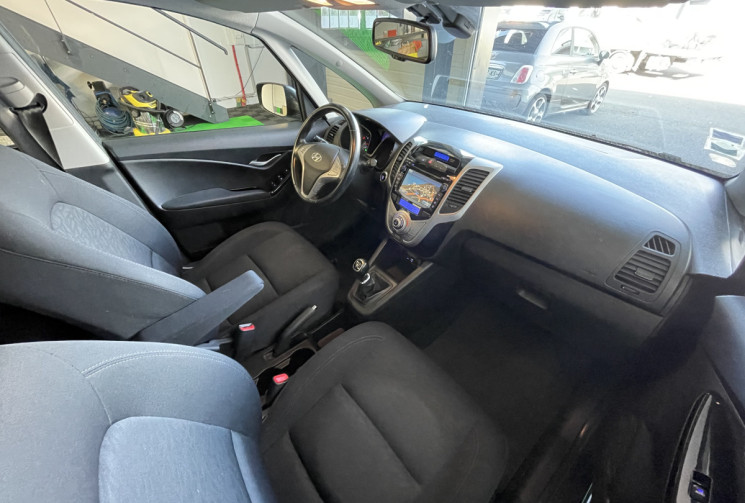 Hyundai ix20 1.6 125 ch Executive (caméra de recul + toit ouvrant)