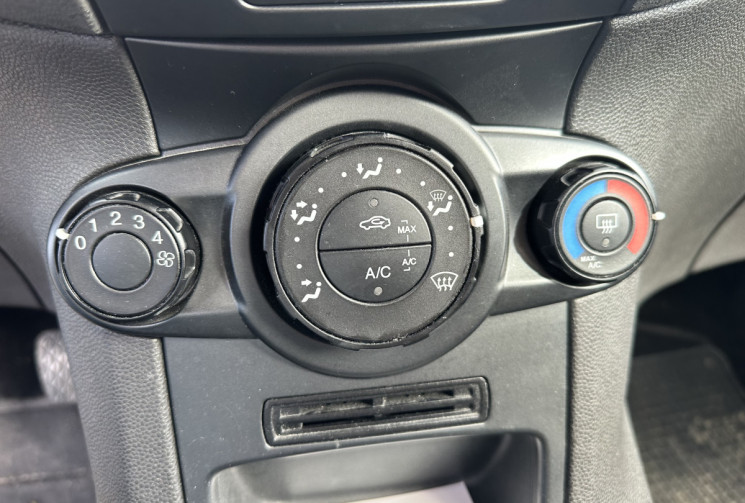Ford FIESTA  1.25 i 16V 82 FUN RADAR AR