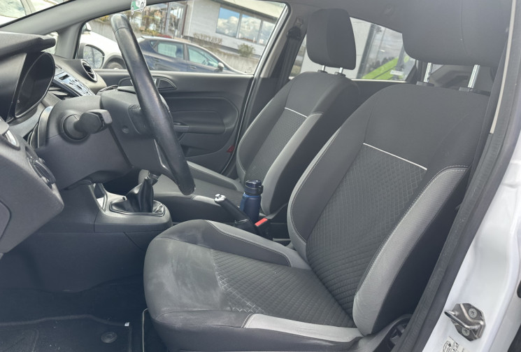 Ford FIESTA  1.25 i 16V 82 FUN RADAR AR
