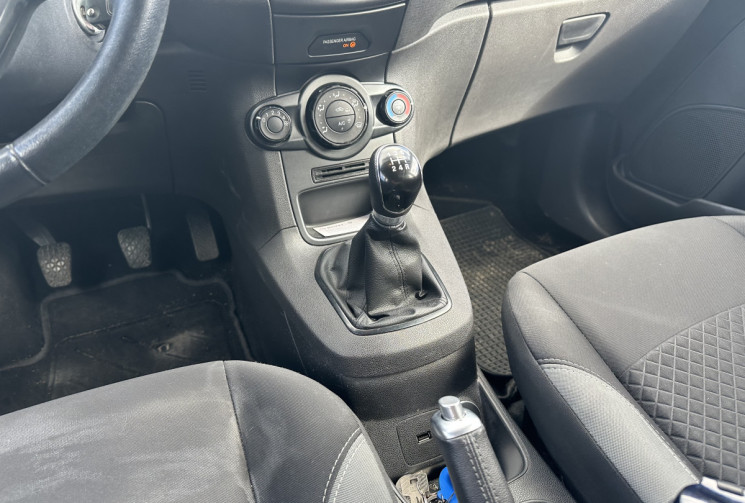 Ford FIESTA  1.25 i 16V 82 FUN RADAR AR