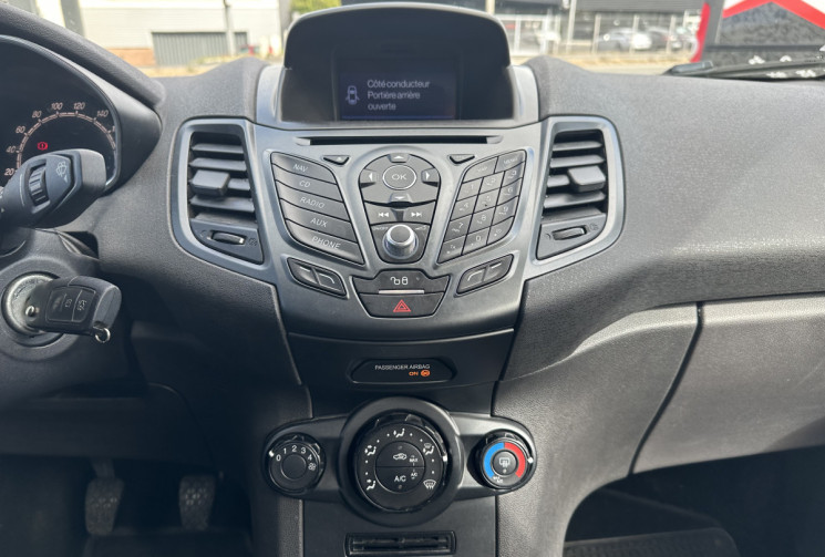 Ford FIESTA  1.25 i 16V 82 FUN RADAR AR