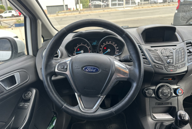 Ford FIESTA  1.25 i 16V 82 FUN RADAR AR