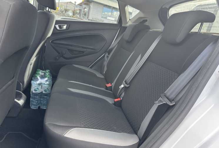 Ford FIESTA  1.25 i 16V 82 FUN RADAR AR
