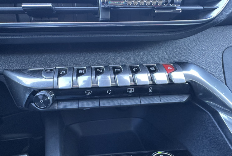 Peugeot 3008 2.0 BlueHDi EAT8 180 GT Line / GRIP CONTROL