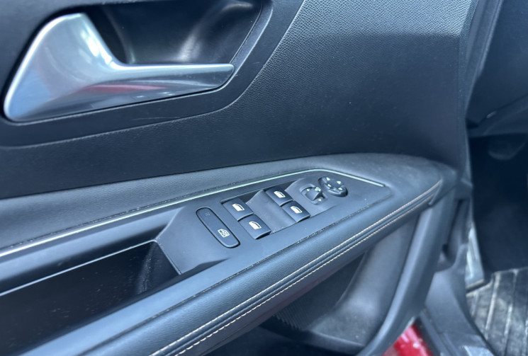 Peugeot 3008 2.0 BlueHDi EAT8 180 GT Line / GRIP CONTROL