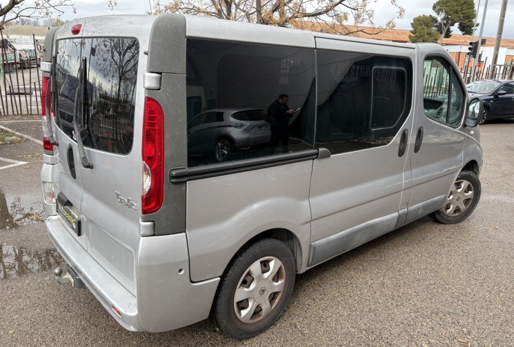 Renault TRAFIC Combi 8 places 2.0 DCI 115cv Boîte automatique 