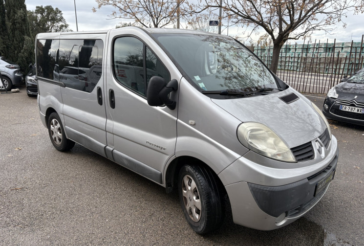 Renault TRAFIC Combi 8 places 2.0 DCI 115cv Boîte automatique 