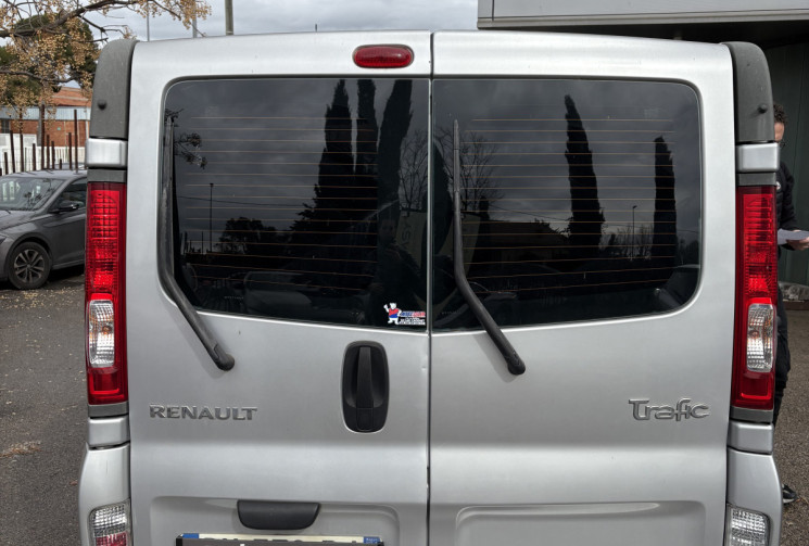 Renault TRAFIC Combi 8 places 2.0 DCI 115cv Boîte automatique 