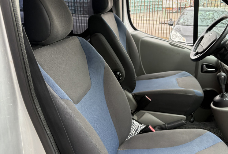 Renault TRAFIC Combi 8 places 2.0 DCI 115cv Boîte automatique 