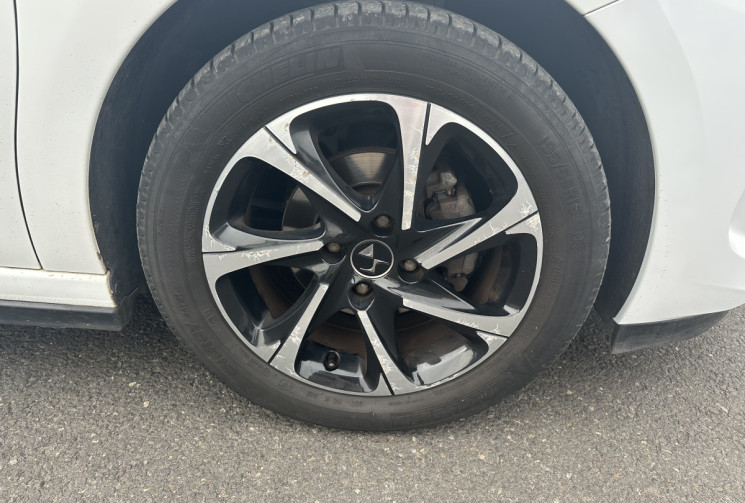 DS DS 3 1.6 Blue HDi 100 SO CHIC / KIT DISTRI FAIT 
