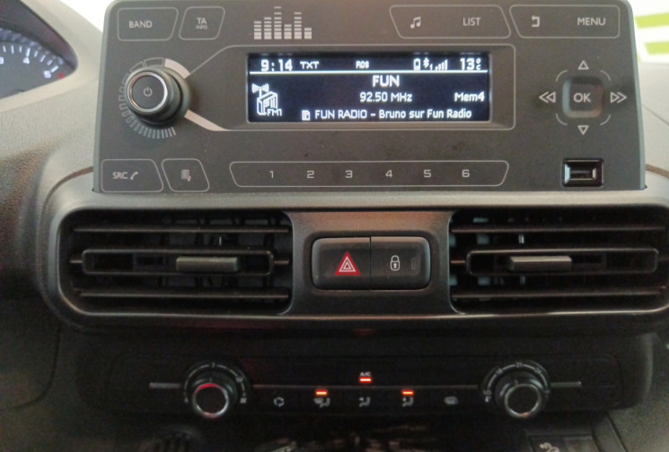 Peugeot Partner 1.5 BLUE HDI 100CV GRIP CONTROL CHARGE 1000KG
