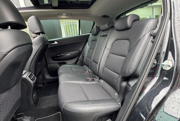 Kia Sportage Black Edition 1.6 CRDi MHEV 136 ch DCT7 / Toit ouvrant pano / Garantie 09/2028 / TVA 