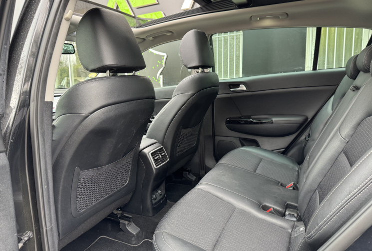 Kia Sportage Black Edition 1.6 CRDi MHEV 136 ch DCT7 / Toit ouvrant pano / Garantie 09/2028 / TVA 