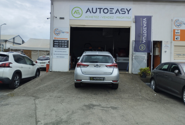 Toyota AURIS 1.8 HSD 136 EXECUTIVE BVA