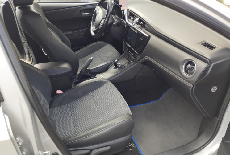Toyota AURIS 1.8 HSD 136 EXECUTIVE BVA