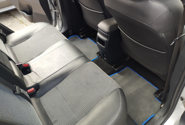 Toyota AURIS 1.8 HSD 136 EXECUTIVE BVA