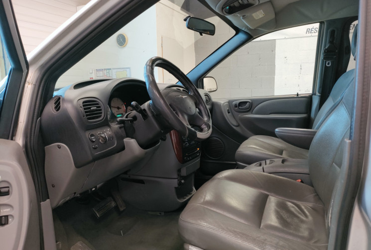 Chrysler Voyager IV Phase 2 2.8 CRD 16V 150ch LX  Vente à professionnel de l'automobile 
