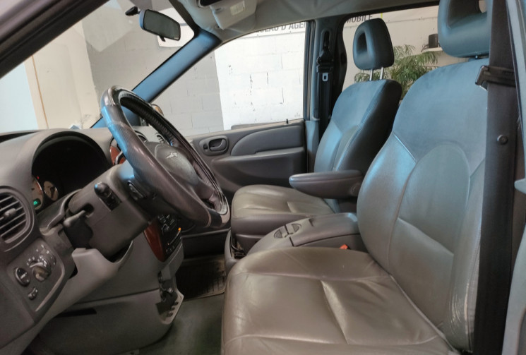 Chrysler Voyager IV Phase 2 2.8 CRD 16V 150ch LX  Vente à pro ou sans garanties 