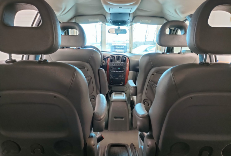 Chrysler Voyager IV Phase 2 2.8 CRD 16V 150ch LX  Vente à pro ou sans garanties 
