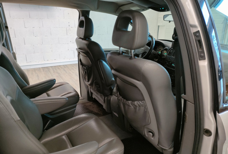 Chrysler Voyager IV Phase 2 2.8 CRD 16V 150ch LX  Vente à pro ou sans garanties 