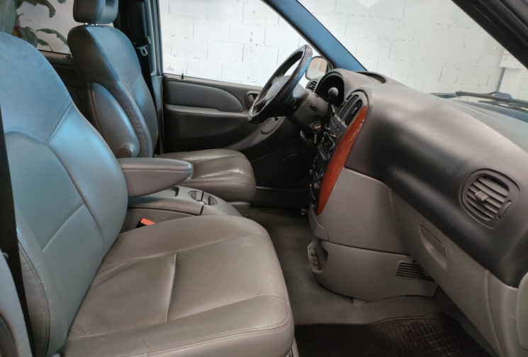 Chrysler Voyager IV Phase 2 2.8 CRD 16V 150ch LX  Vente à pro ou sans garanties 