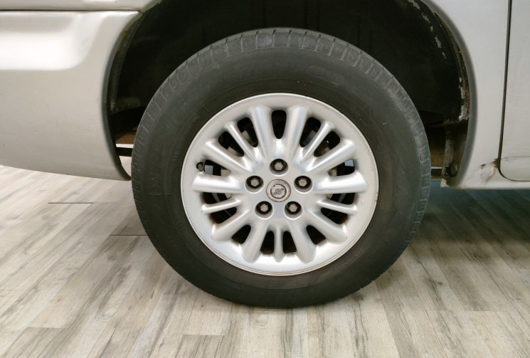 Chrysler Voyager IV Phase 2 2.8 CRD 16V 150ch LX  Vente à pro ou sans garanties 