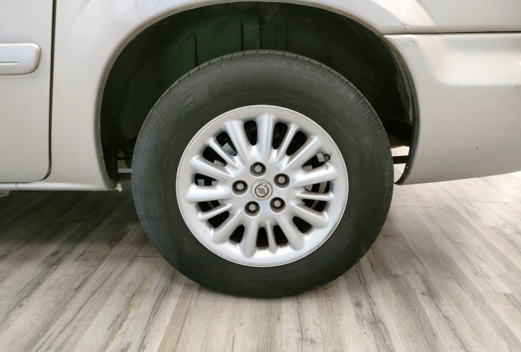 Chrysler Voyager IV Phase 2 2.8 CRD 16V 150ch LX  Vente à pro ou sans garanties 