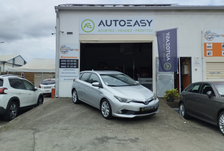 Toyota AURIS 1.8 HSD 136 EXECUTIVE BVA