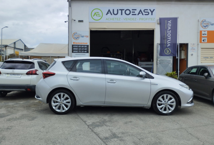 Toyota AURIS 1.8 HSD 136 EXECUTIVE BVA
