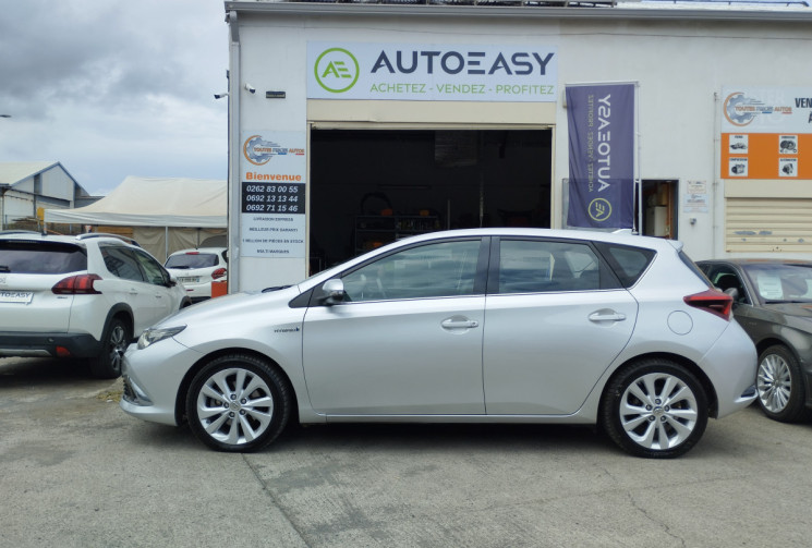 Toyota AURIS 1.8 HSD 136 EXECUTIVE BVA