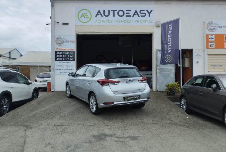 Toyota AURIS 1.8 HSD 136 EXECUTIVE BVA