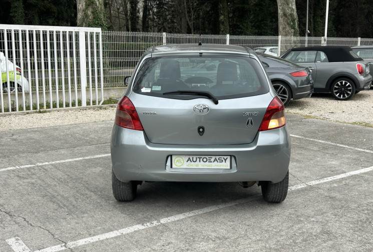 Toyota Yaris 2 5 portes 1.3 VVTi 87 Luna pack / Entretien complet / Climatisation