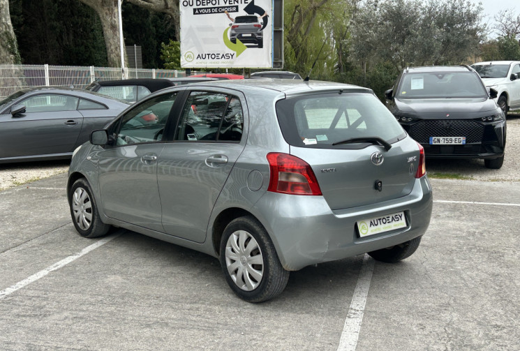 Toyota Yaris 2 5 portes 1.3 VVTi 87 Luna pack / Entretien complet / Climatisation