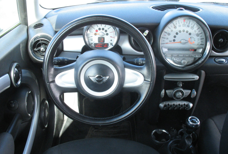 Mini CLUBMAN R55 1.6i 120 COOPER