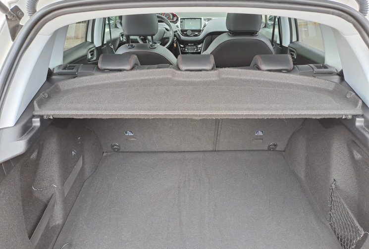 Peugeot 2008 BlueHDi 120 EAT6 GT line Toit pano / android Auto