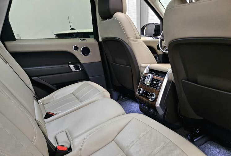 Land-Rover RANGE ROVER SPORT P400e 404ch HSE SILVER EDITION  / 1° main / français  