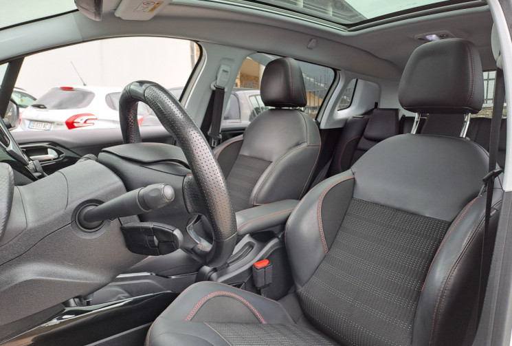 Peugeot 2008 BlueHDi 120 EAT6 GT line Toit pano / android Auto