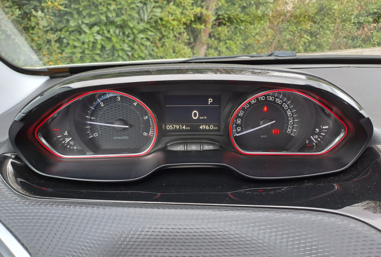 Peugeot 2008 BlueHDi 120 EAT6 GT line Toit pano / android Auto