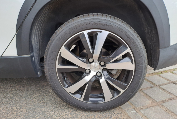 Peugeot 2008 BlueHDi 120 EAT6 GT line Toit pano / android Auto