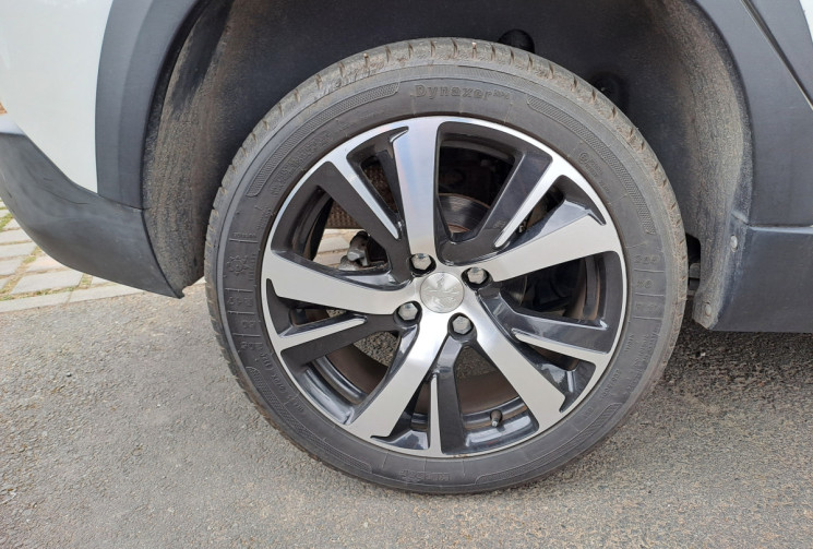 Peugeot 2008 BlueHDi 120 EAT6 GT line Toit pano / android Auto