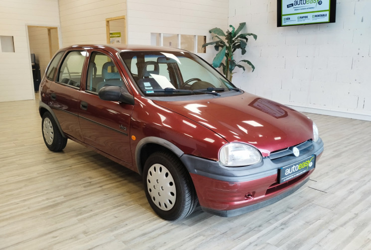 Opel Corsa II 1.4 Viva 5portes * KILOMETRAGE D ORIGINE / SUIVI EN GARAGE *