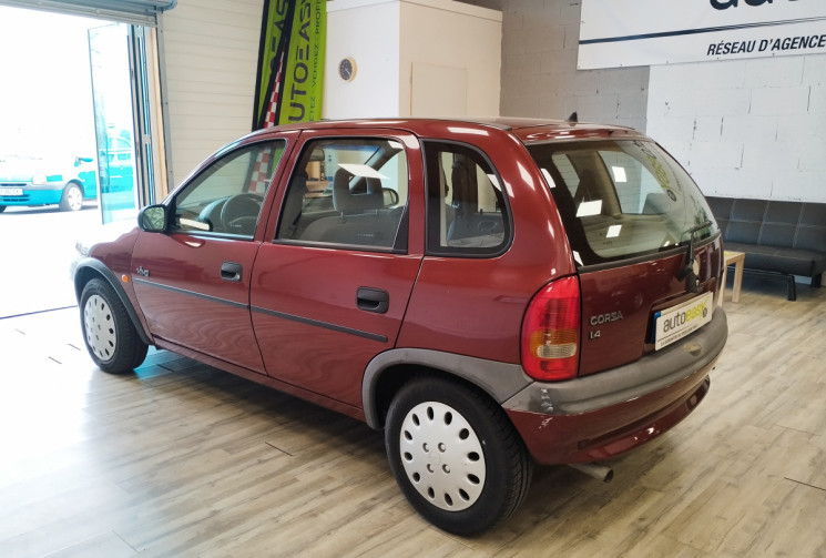Opel Corsa II 1.4 Viva 5portes * KILOMETRAGE D ORIGINE / SUIVI EN GARAGE *