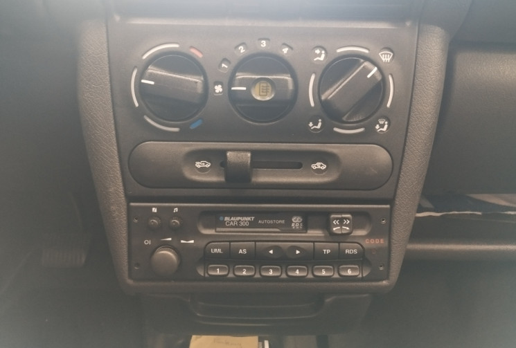Opel Corsa II 1.4 Viva 5portes * KILOMETRAGE D ORIGINE / SUIVI EN GARAGE *