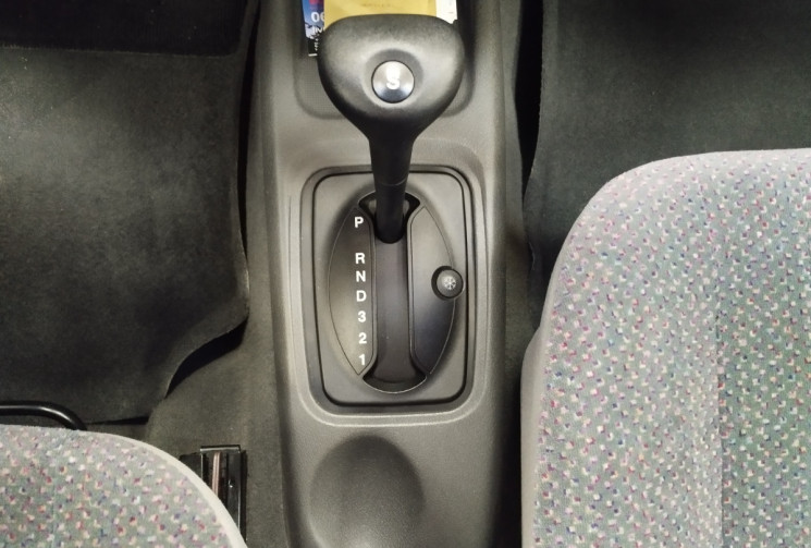 Opel Corsa II 1.4 Viva 5portes * KILOMETRAGE D ORIGINE / SUIVI EN GARAGE *