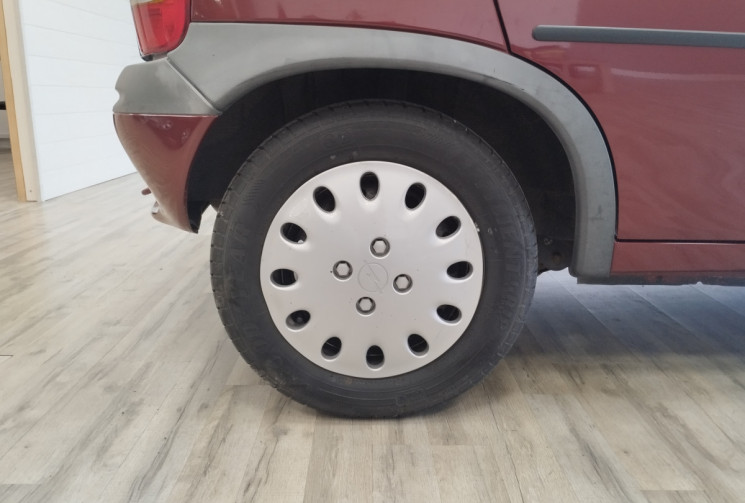 Opel Corsa II 1.4 Viva 5portes * KILOMETRAGE D ORIGINE / SUIVI EN GARAGE *