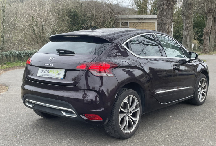 Citroën DS4 2.0 BLUEHDI PRESTIGE 163 / SIEGES CHAUFFANTS & MASSANTS / COURROIE DE DISTRIBUTION OK 