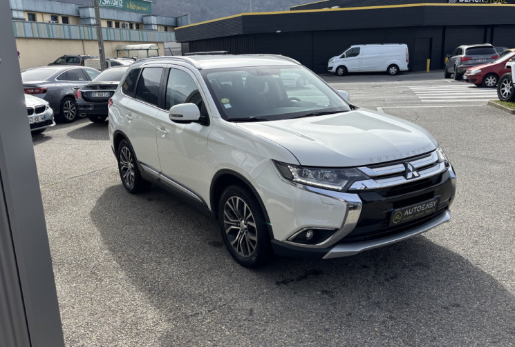 Mitsubishi OUTLANDER MITSUBISHI Outlander 3 2.2 DI-D 16V 4WD 150 cv 7places