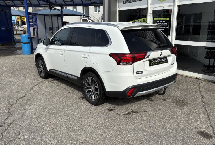 Mitsubishi OUTLANDER MITSUBISHI Outlander 3 2.2 DI-D 16V 4WD 150 cv 7places